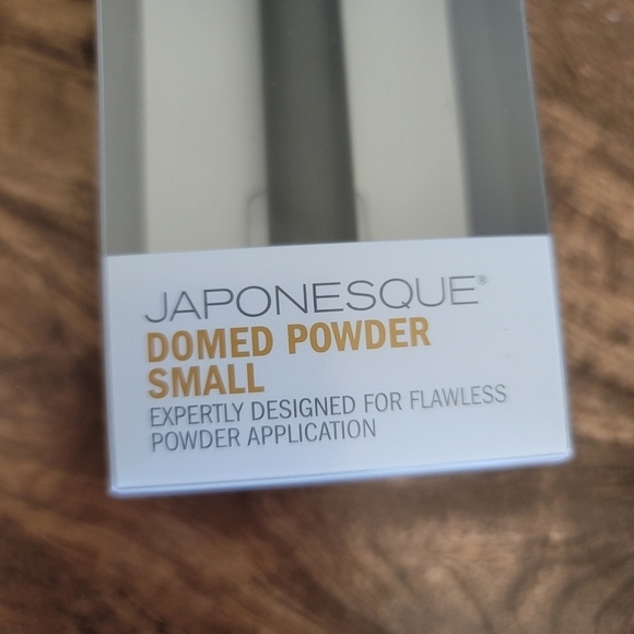 Japonesque Professional Small Domed Powder Makeup Cosmetic Brush - Picture 3 of 4